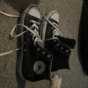Never worn size 11 mens classic high top converse